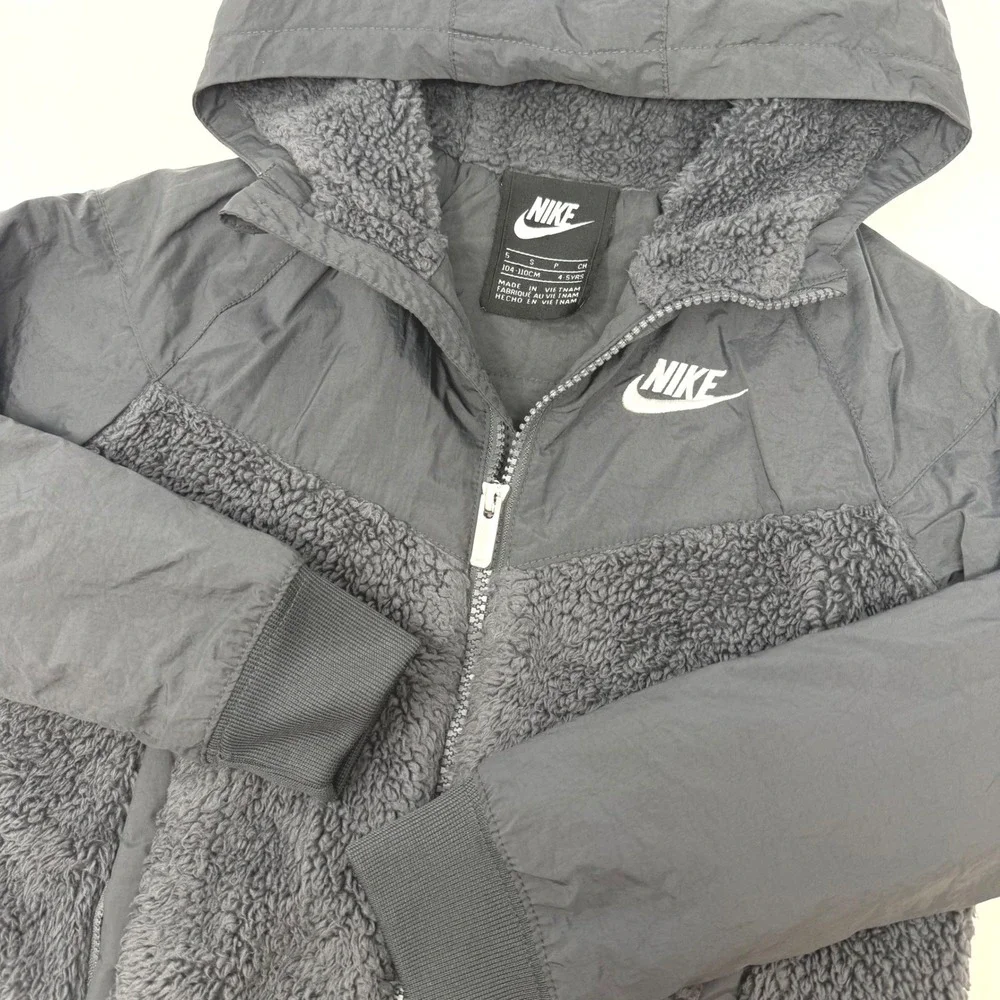 Nike Youth Size 5 Sherpa Fleece Windrunner Hooded Jacket Anthracite Grey